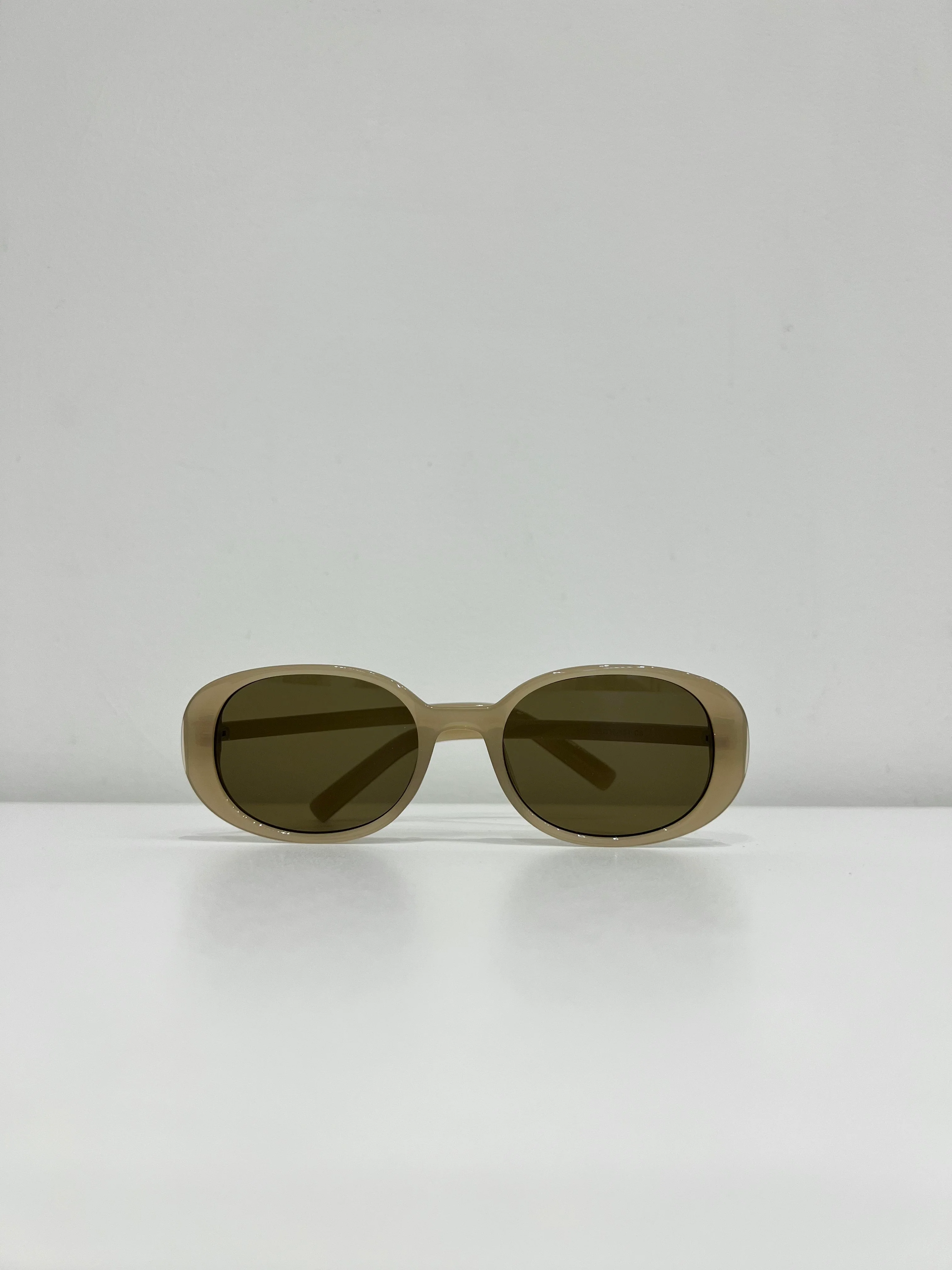 BILLY Large oval sunnies - Image 11