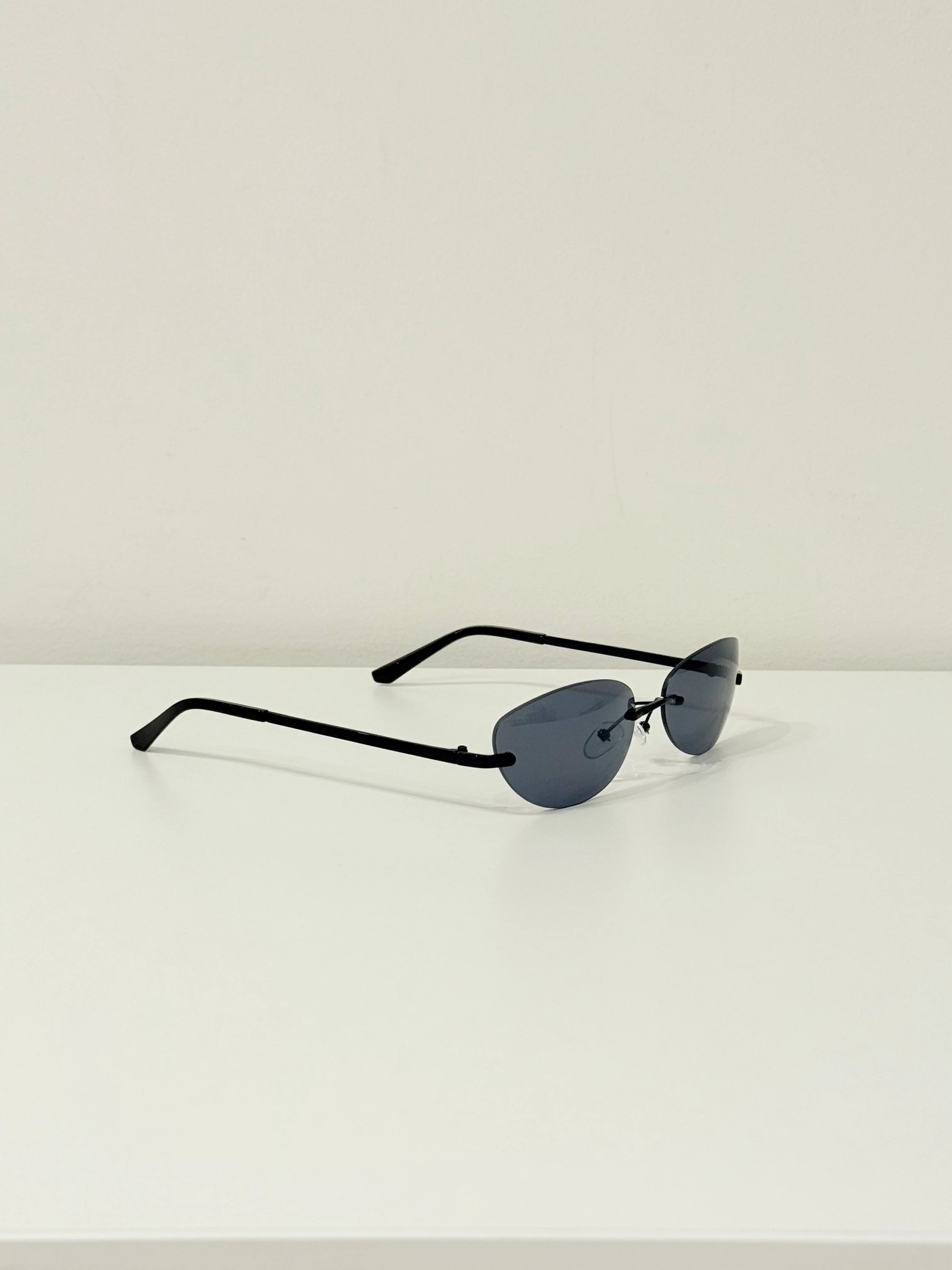 CHEW Rimless sunnies - Image 7