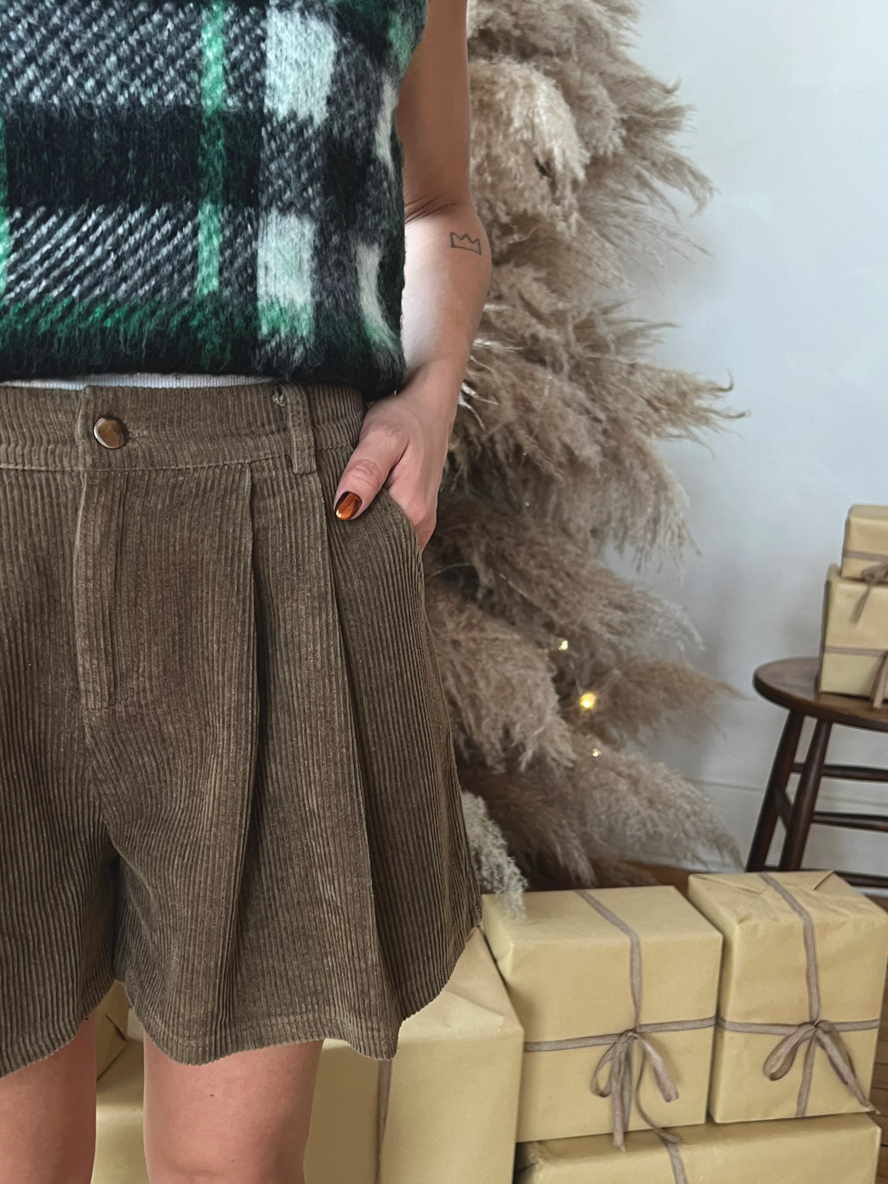CODE Corduroy shorts - Image 6