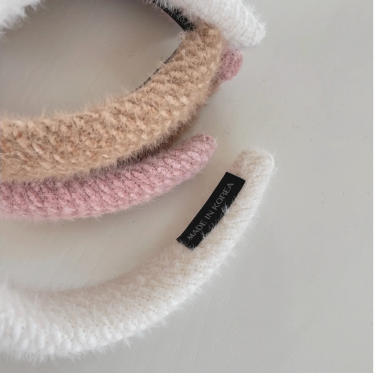 EMMA Padded fuzzy headband - Image 4