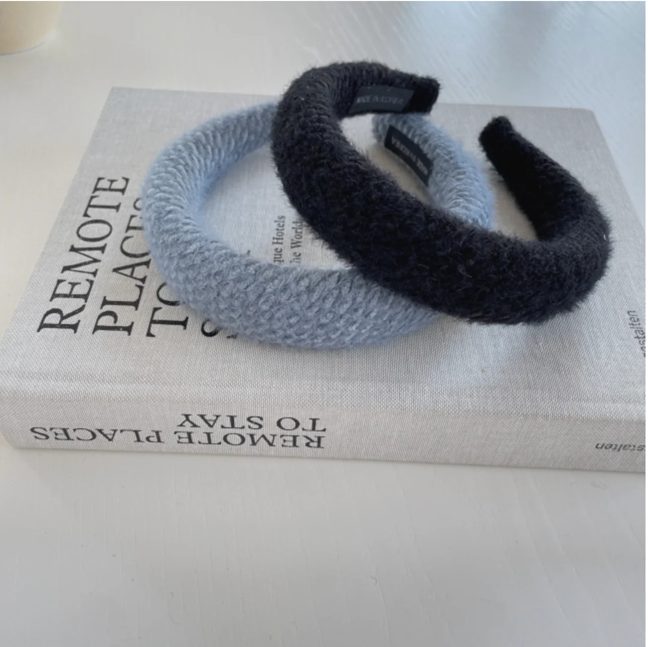 EMMA Padded fuzzy headband - Image 5