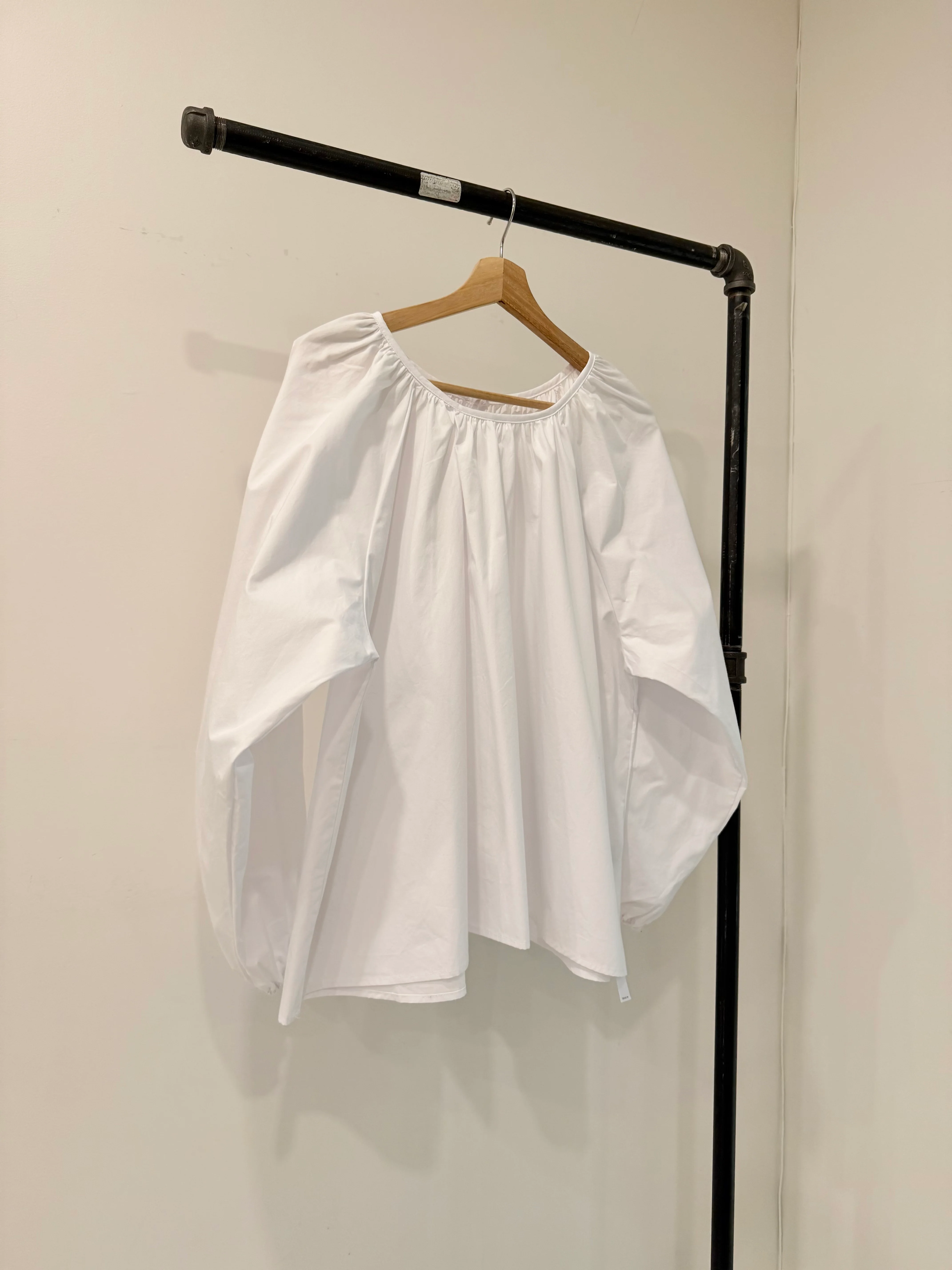 HILLS Puffy blouse - Image 18