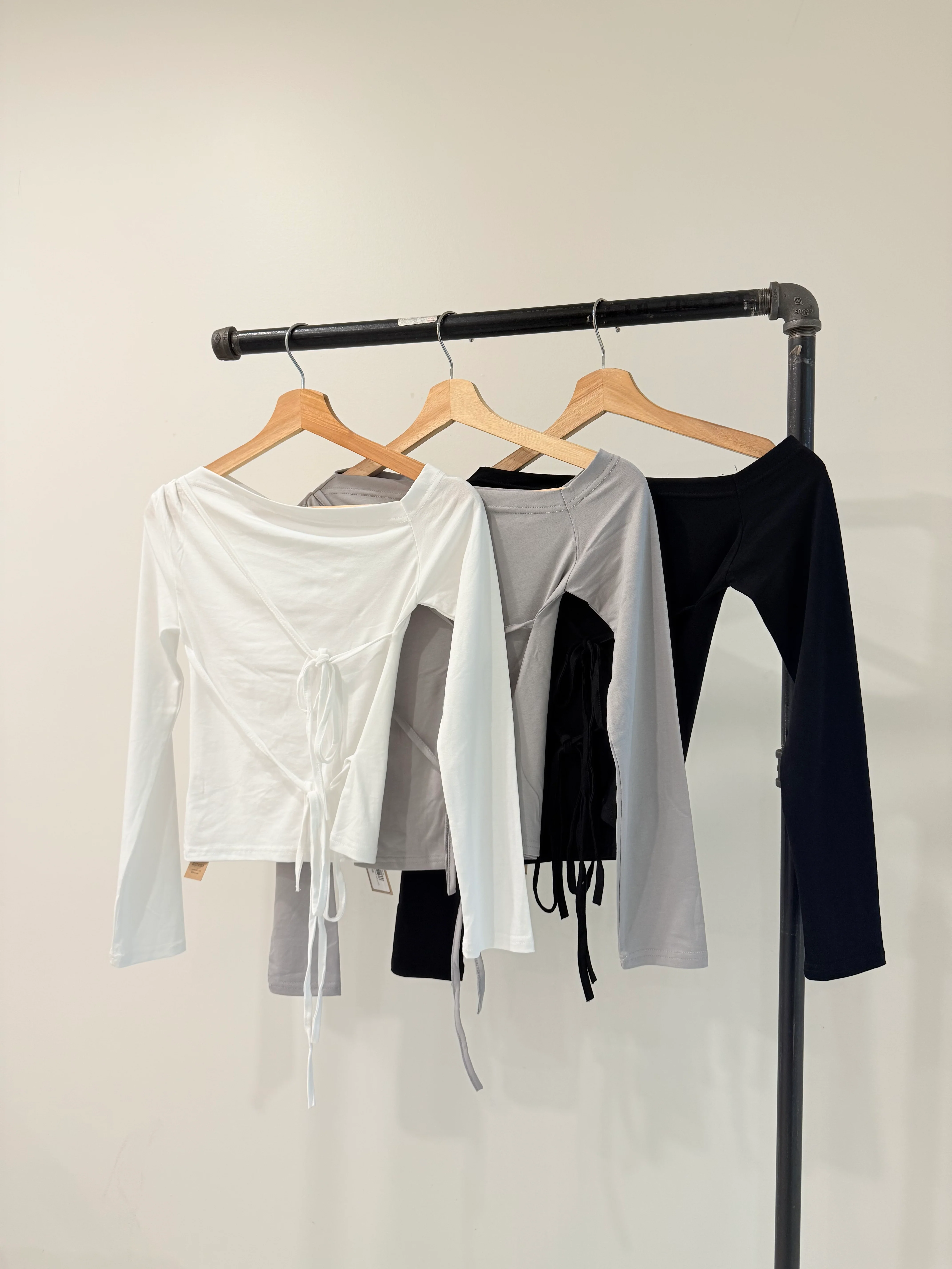 IZZY Off shoulder tie top - Image 2