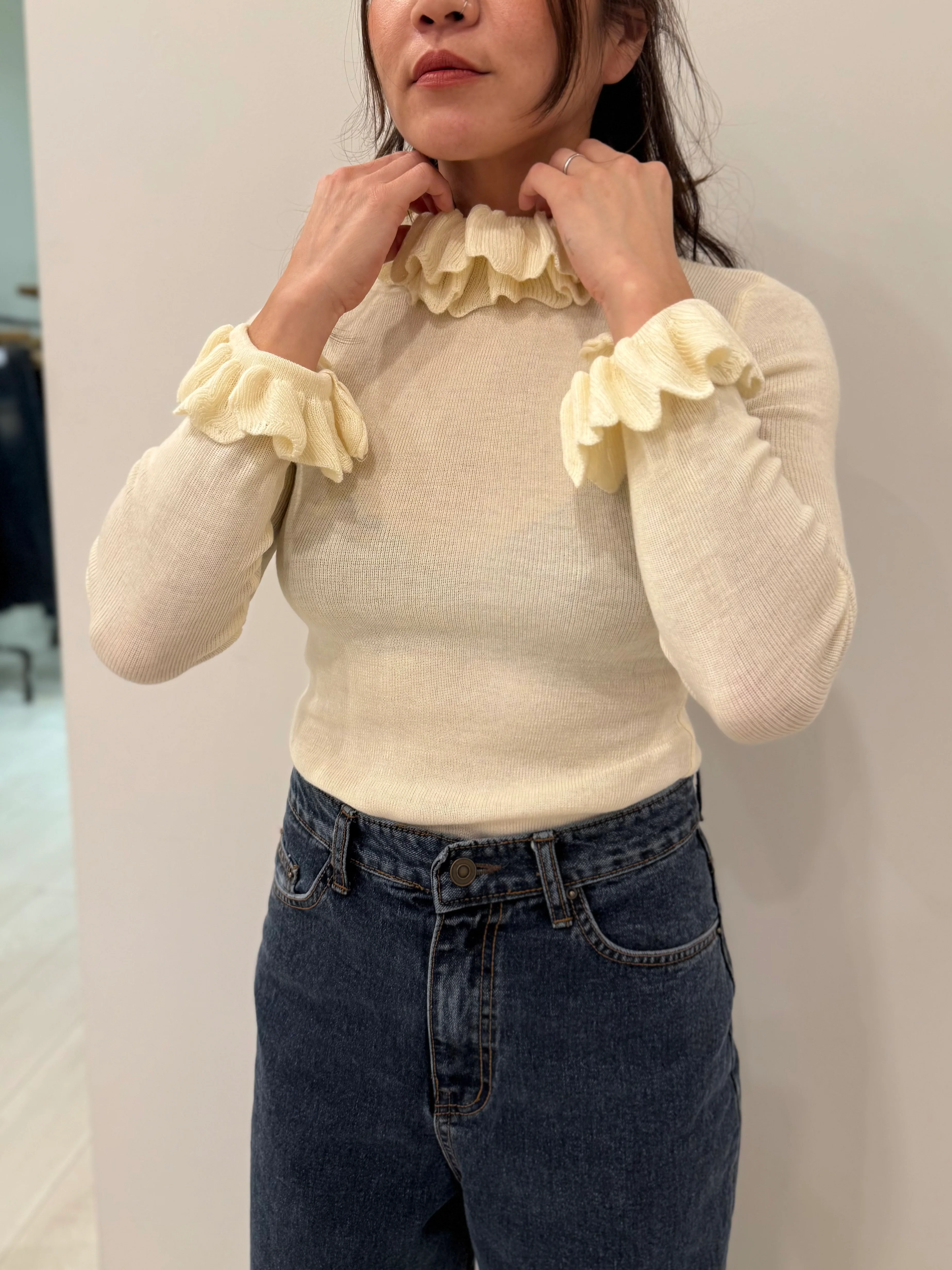 JUMI Ruffled edge knit top - Image 14