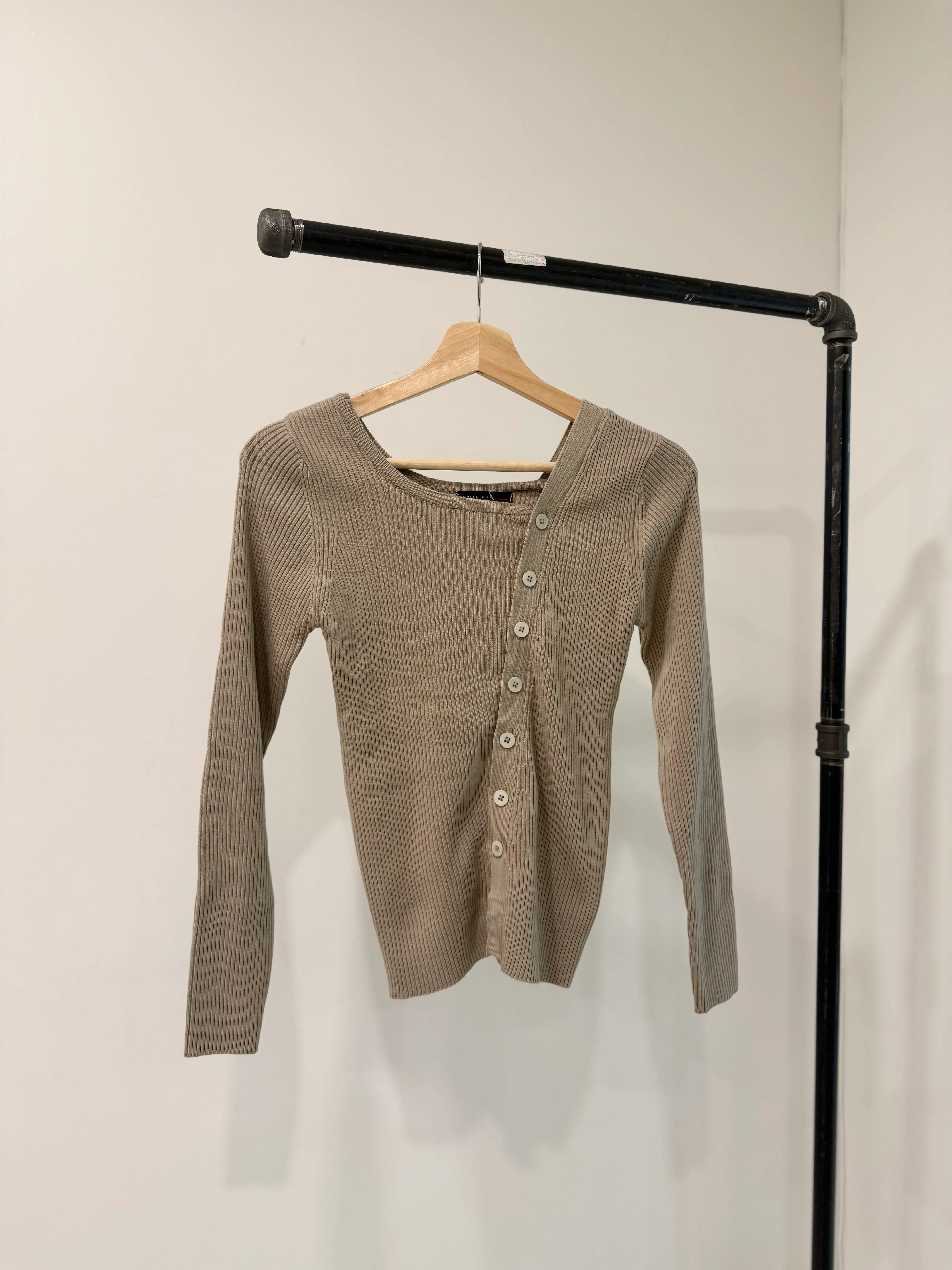 KIARA Asymmetric knit top - Image 12