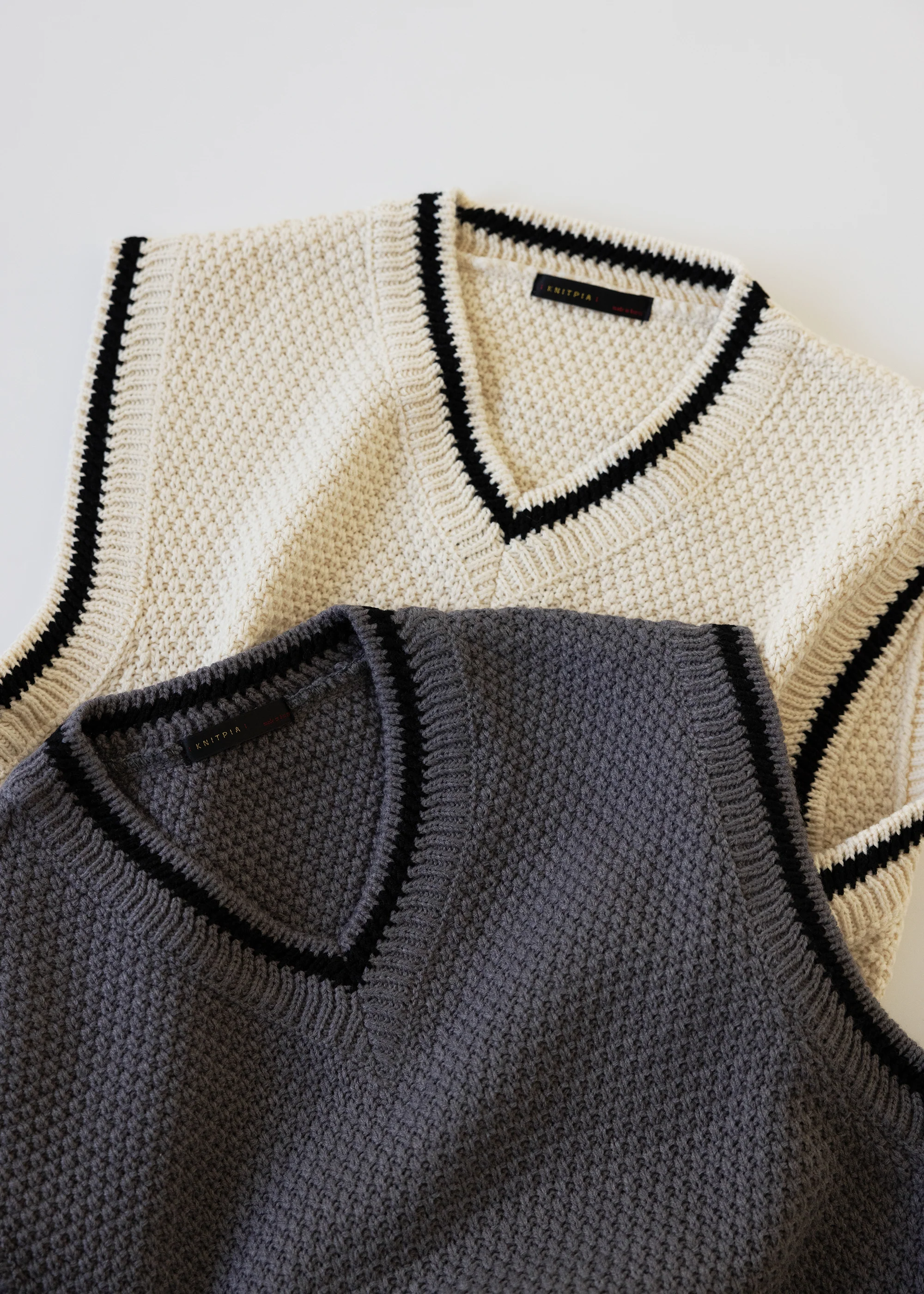 KIND Knit vest - Image 19