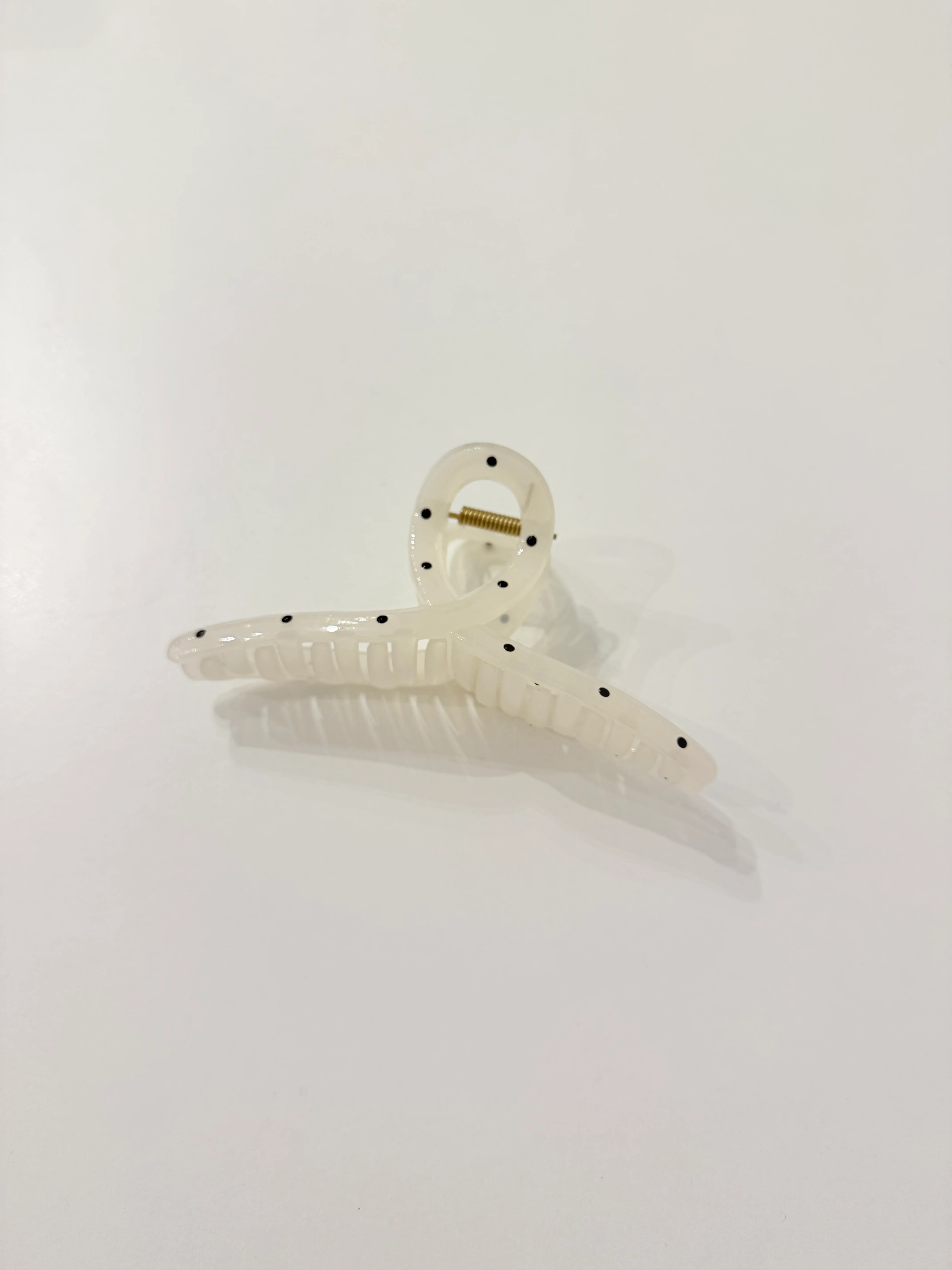 LEELA Polkadot hair claw - Image 3