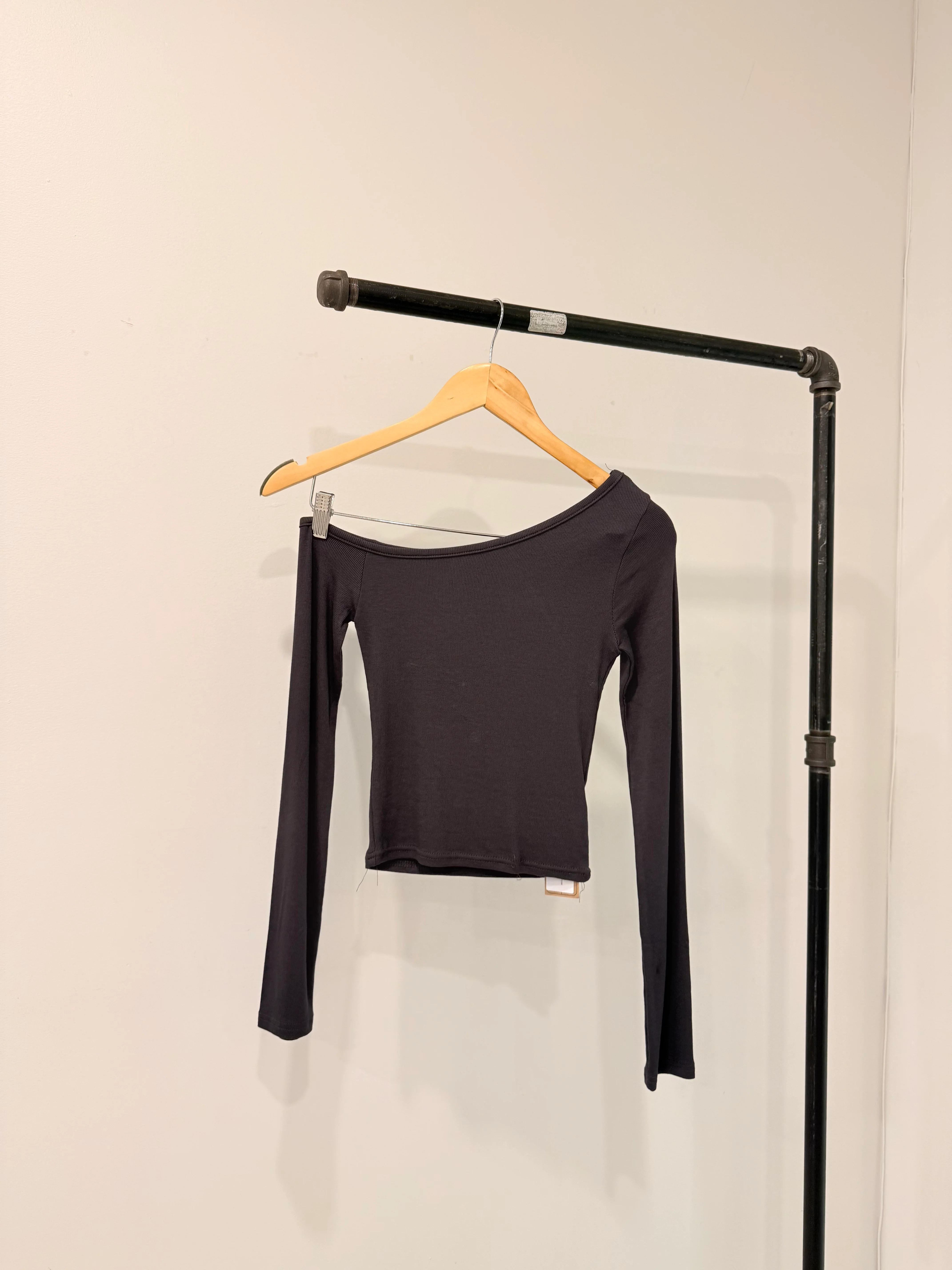 LEGAL One shoulder tee - Image 11