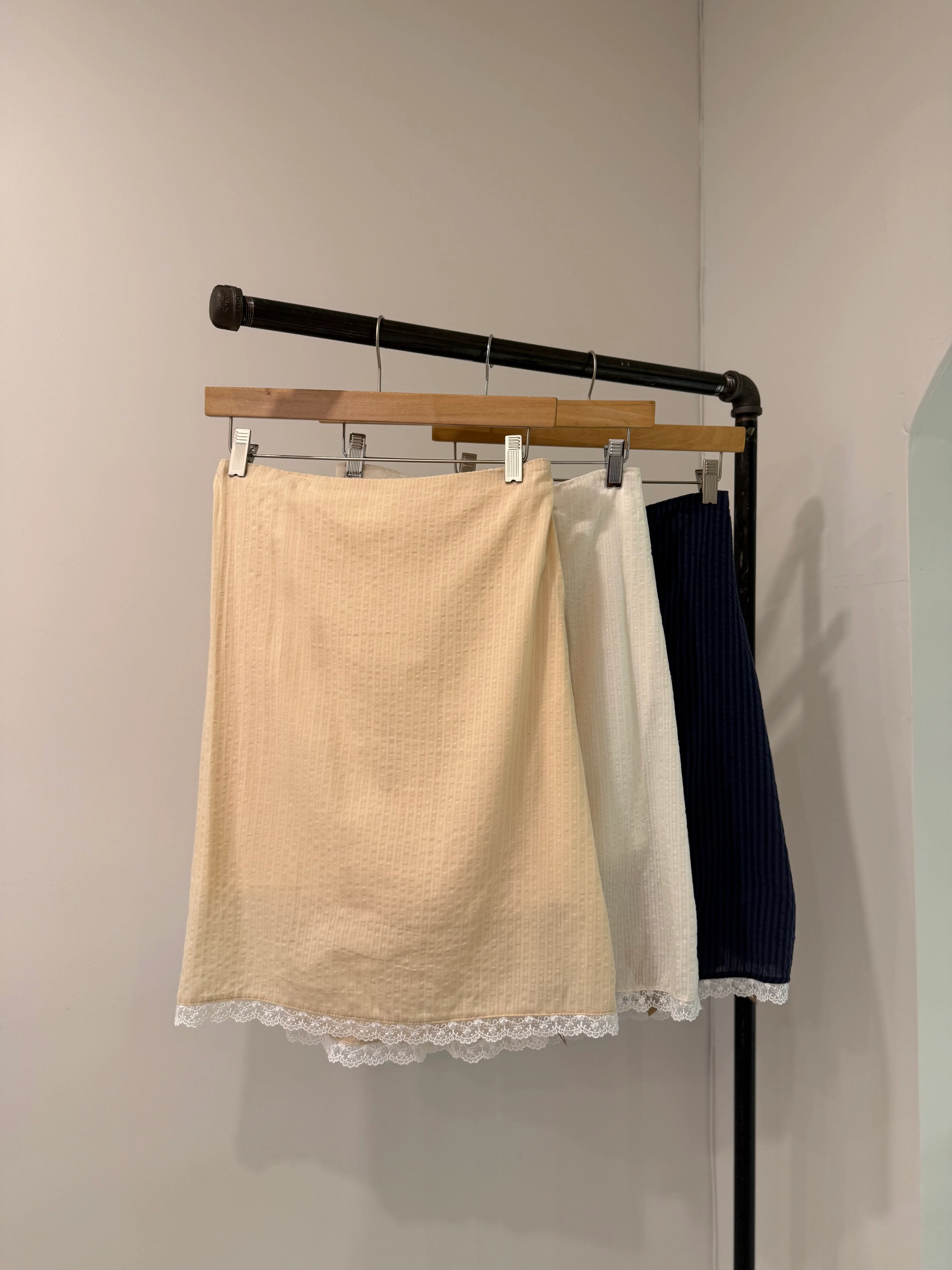 LINGO Lace skirt - Image 2