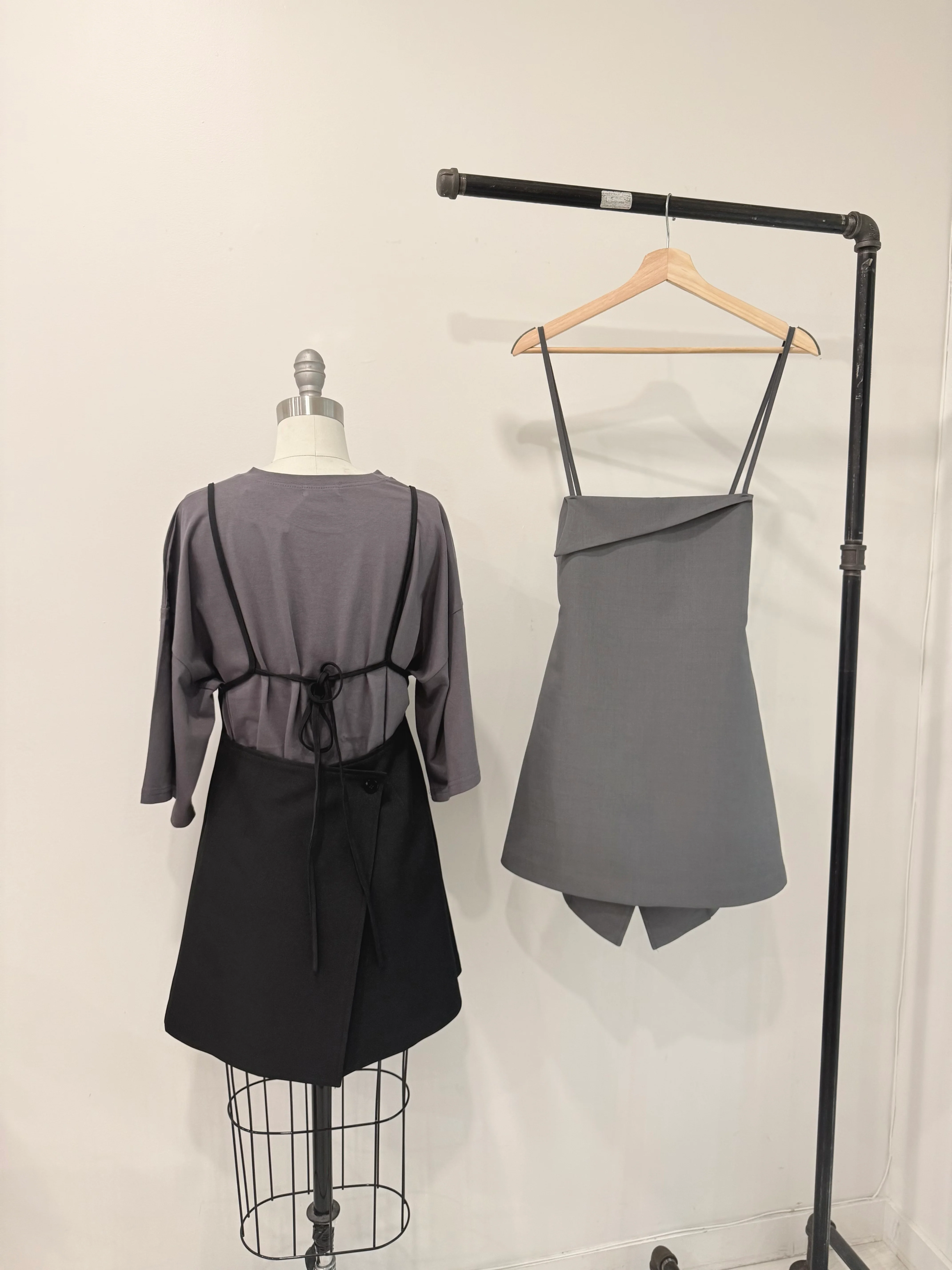 LOST Apron dress - Image 8