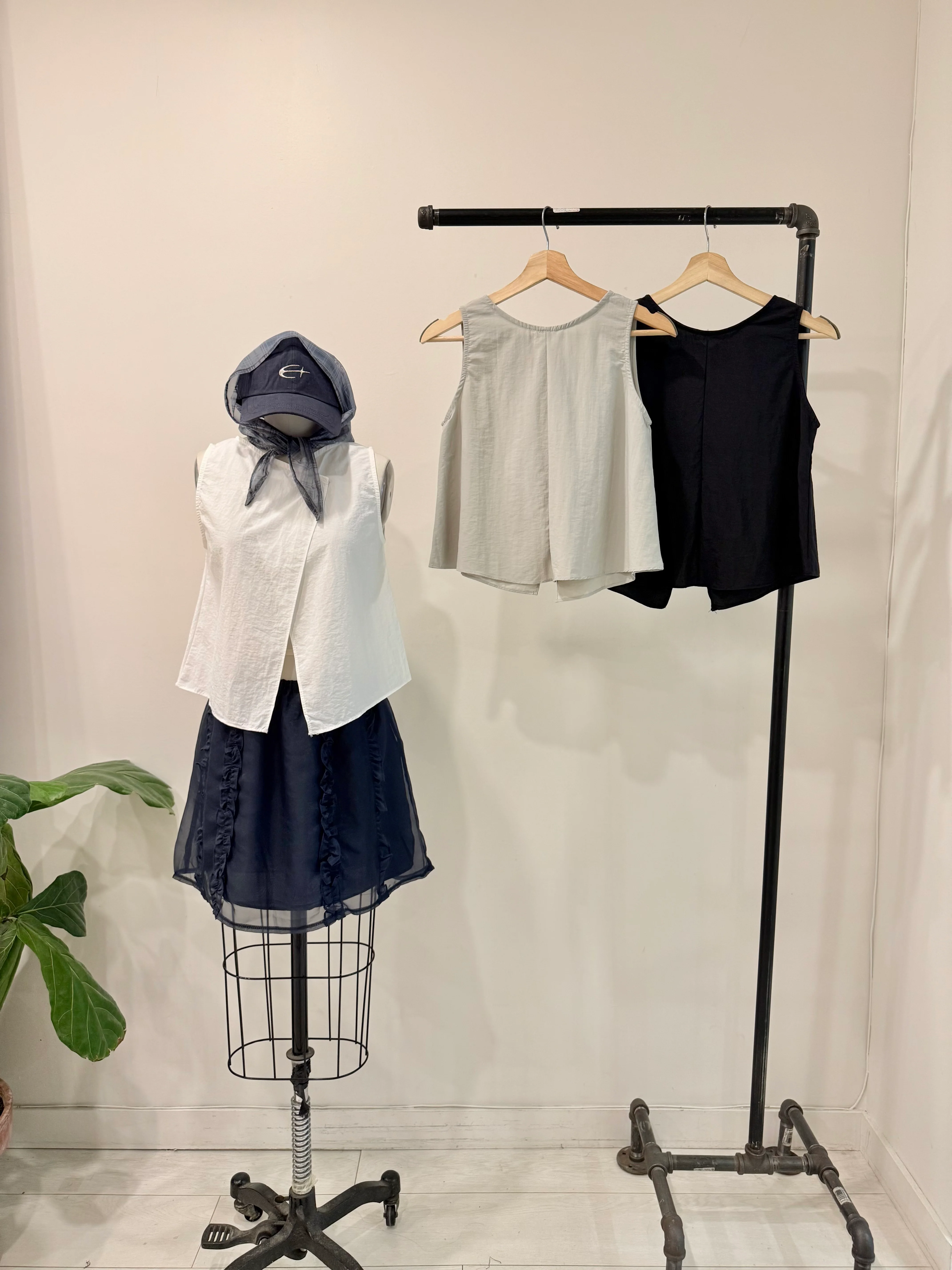MONO Nylon backless top - Image 10