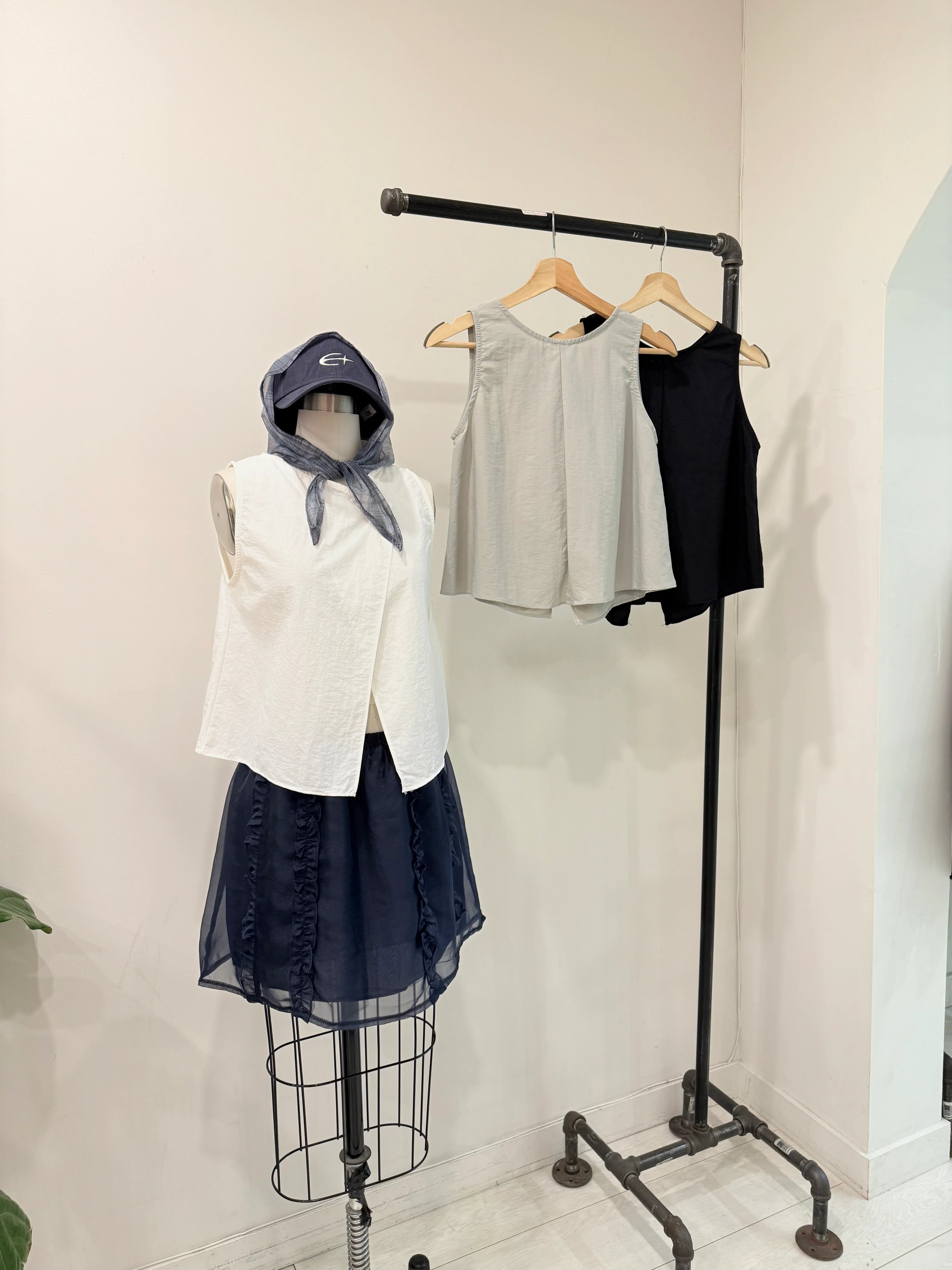 MONO Nylon backless top - Image 3