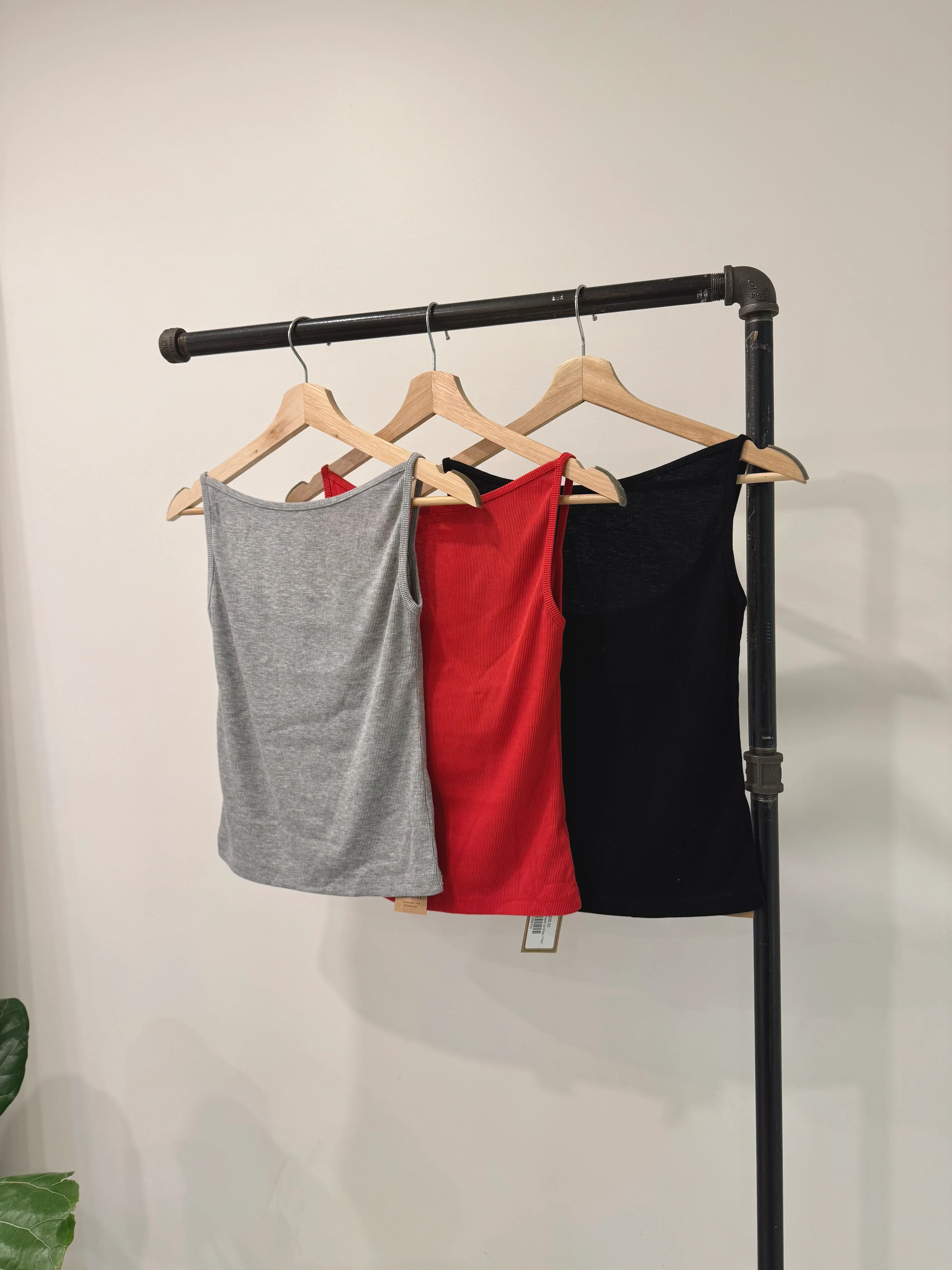 NARIA Boatneck tanktop - Image 11