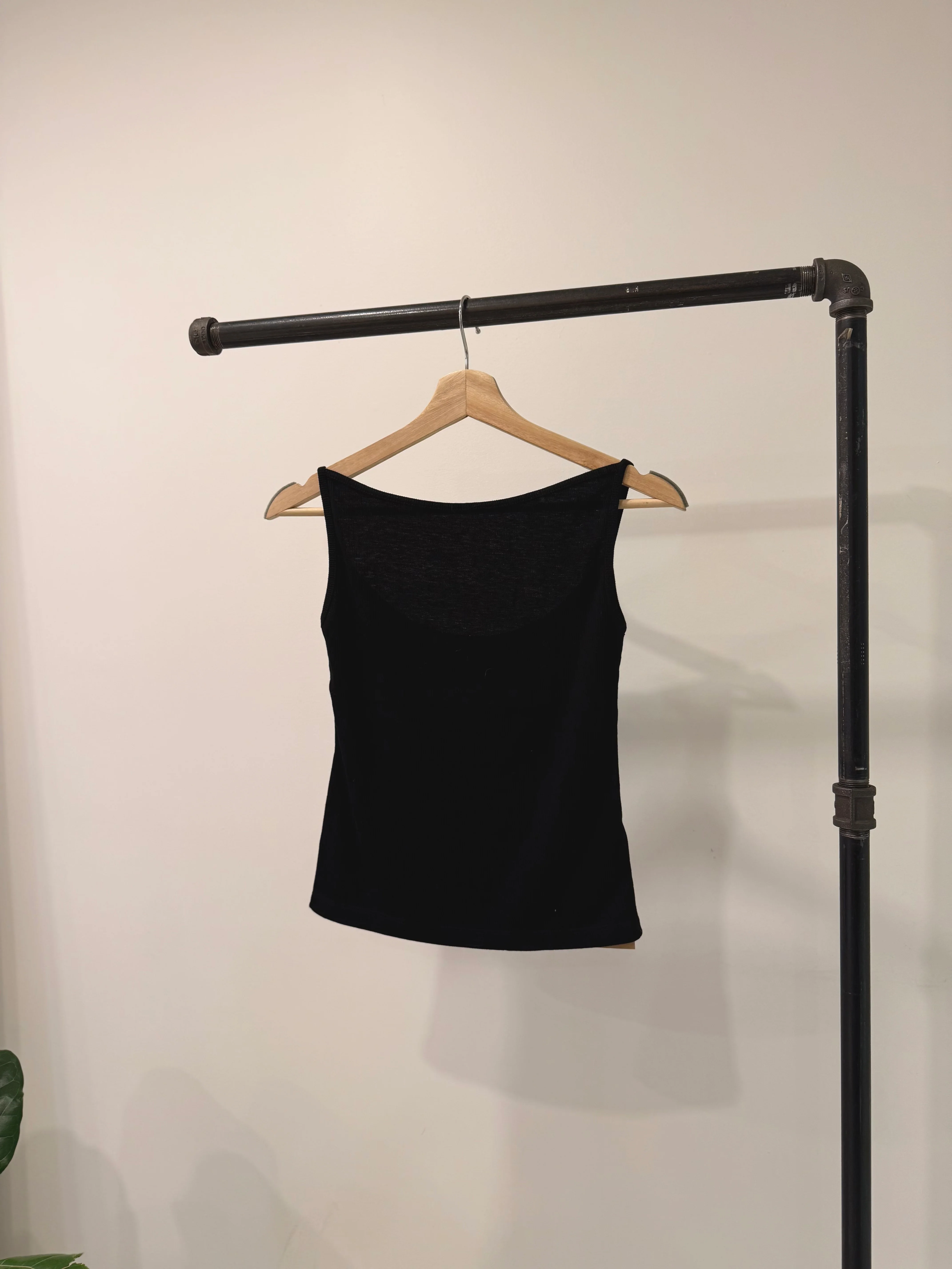 NARIA Boatneck tanktop - Image 17