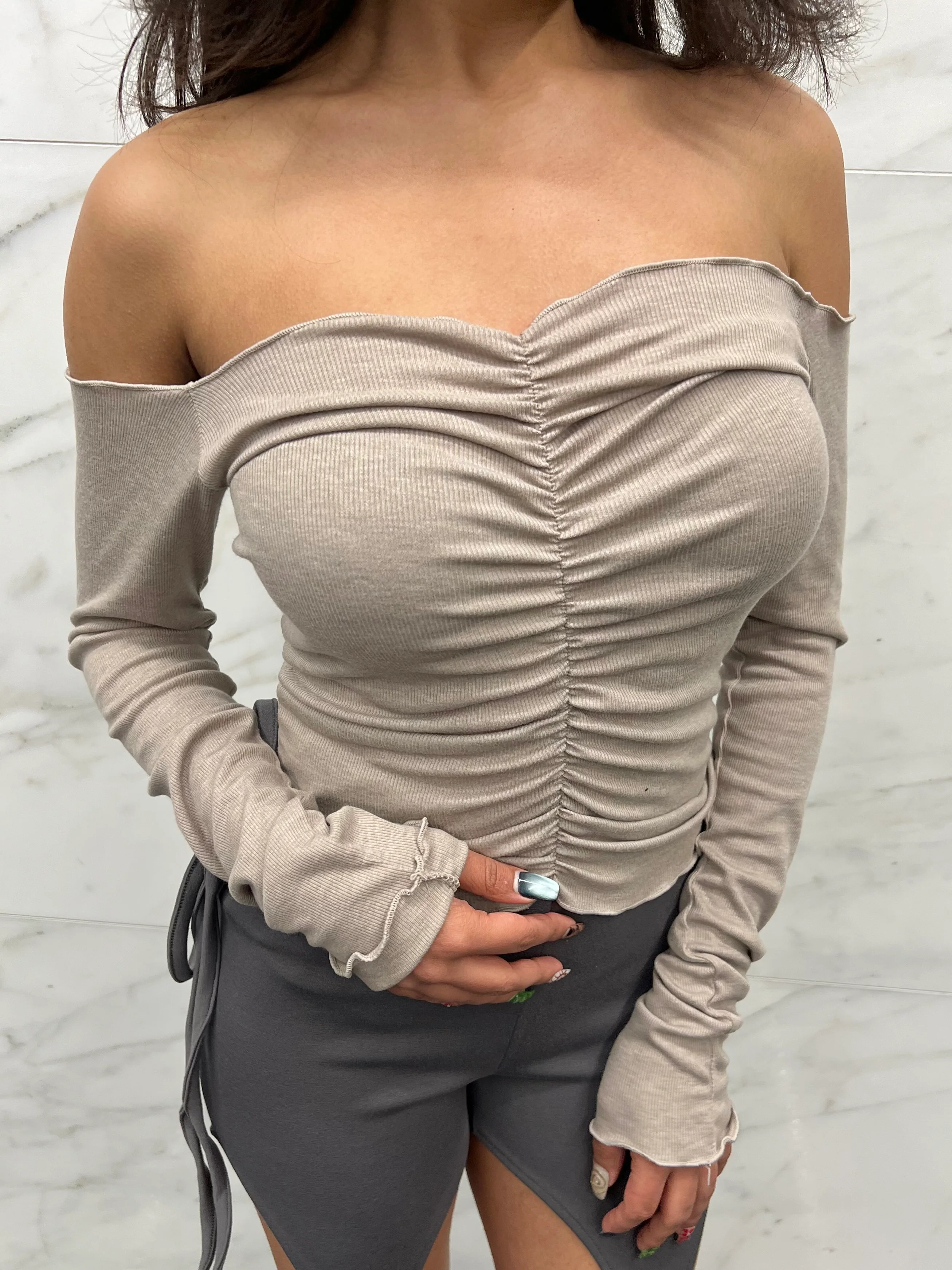 NOLA Off shoulder top - Image 12