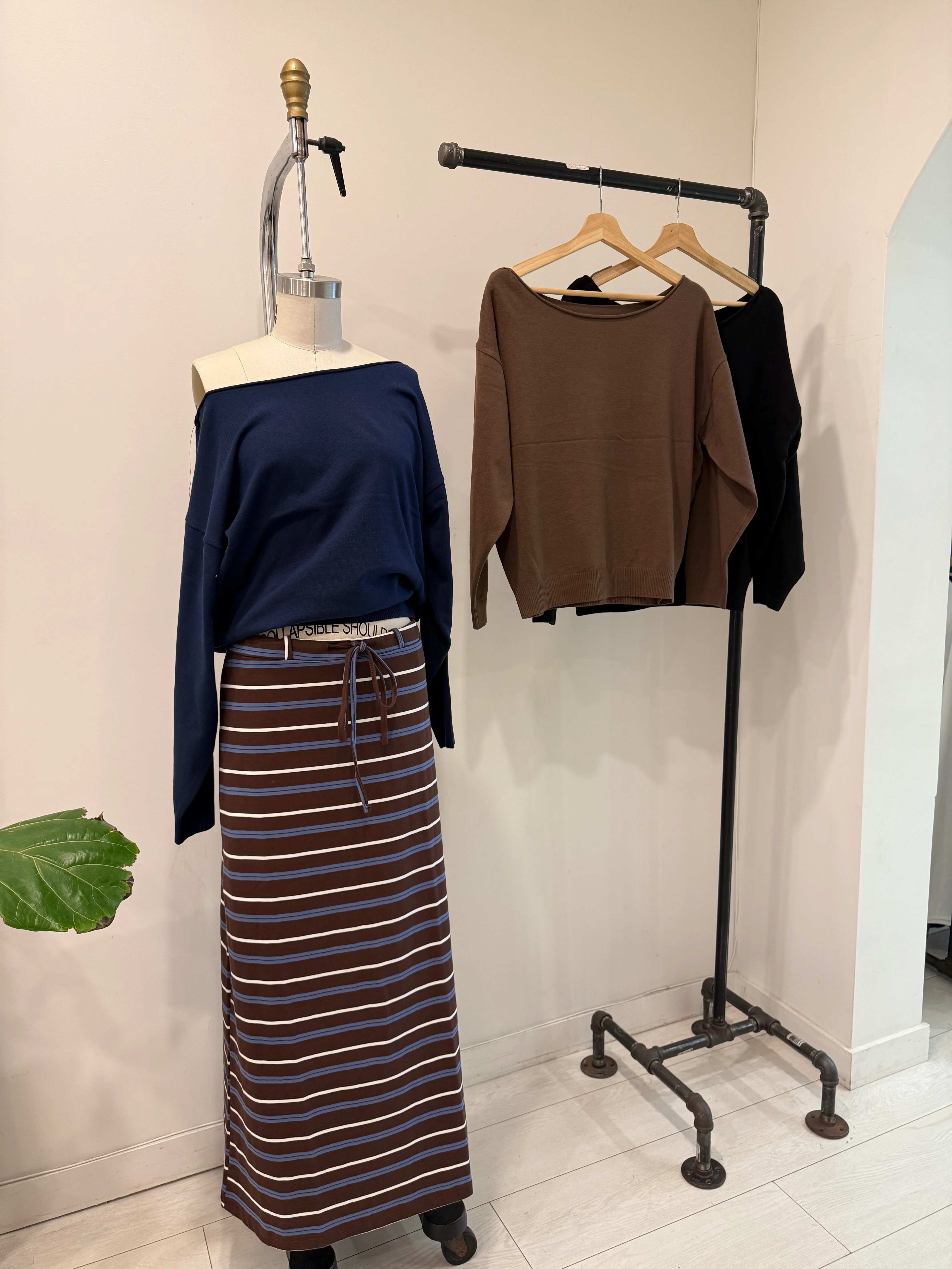 REMARK Boatneck sweater - Image 8