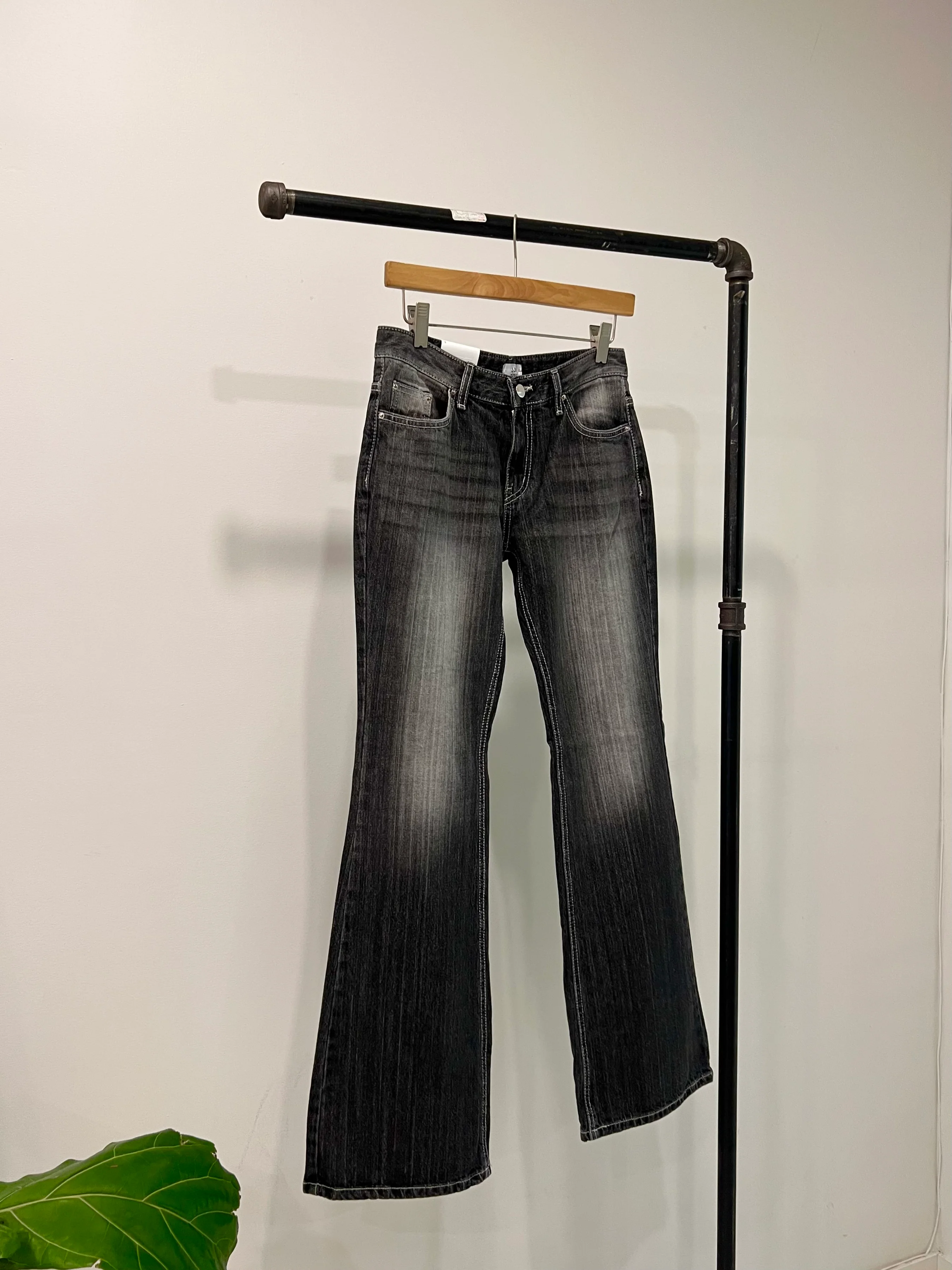 REON Low-rise flare jeans - Image 11