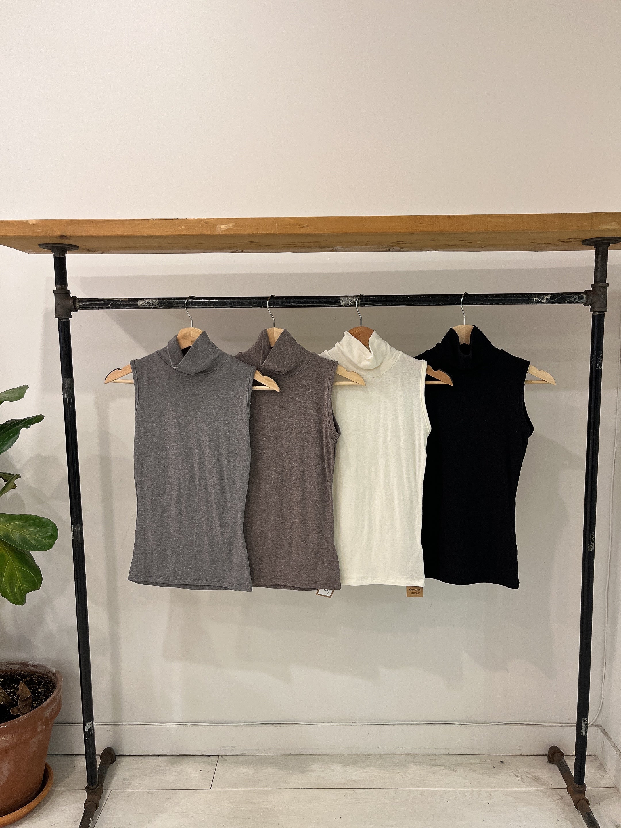 SHONA Turtleneck tanktop - Image 2