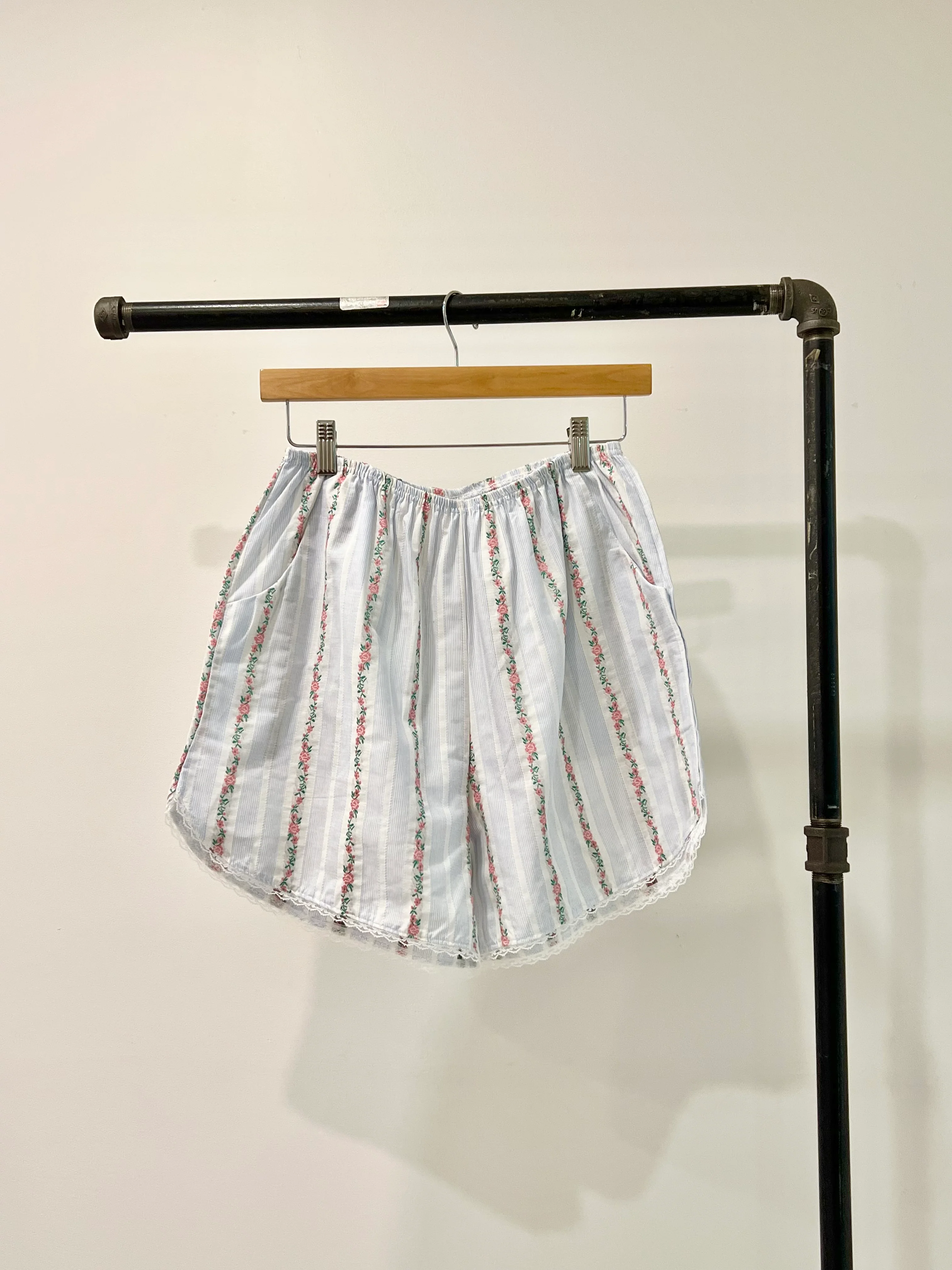 SOFIA Floral summer shorts - Image 19