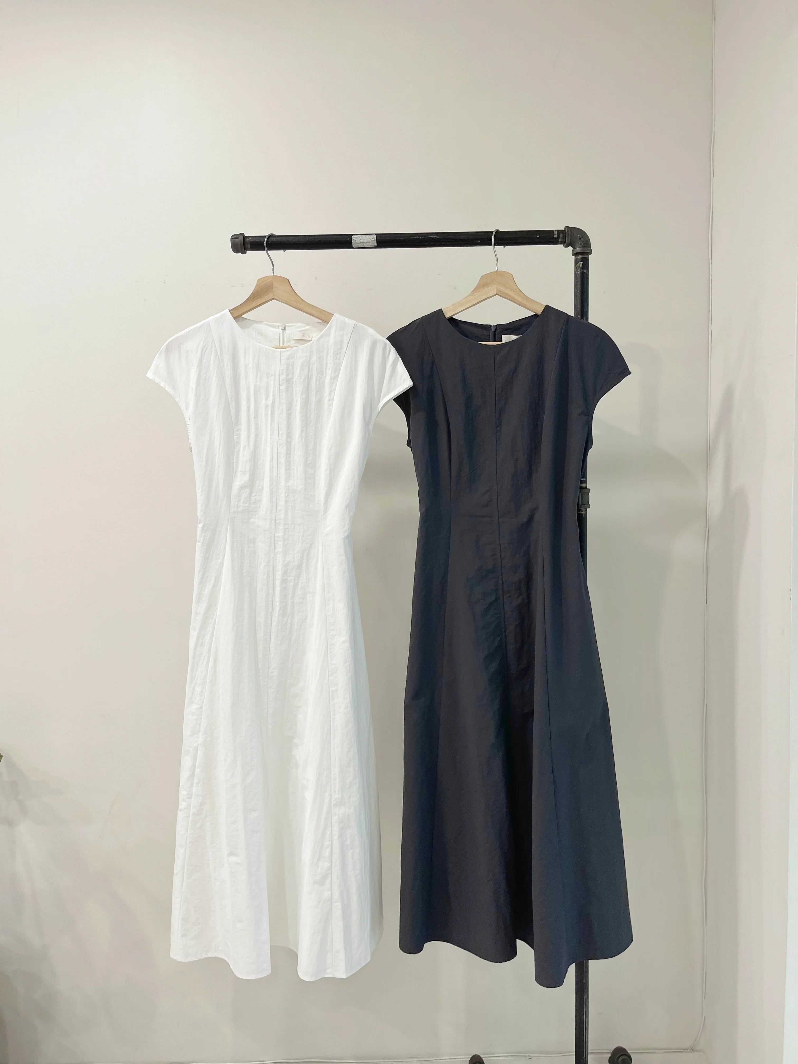 SOPHIE Cap-sleeve midi dress - Image 4