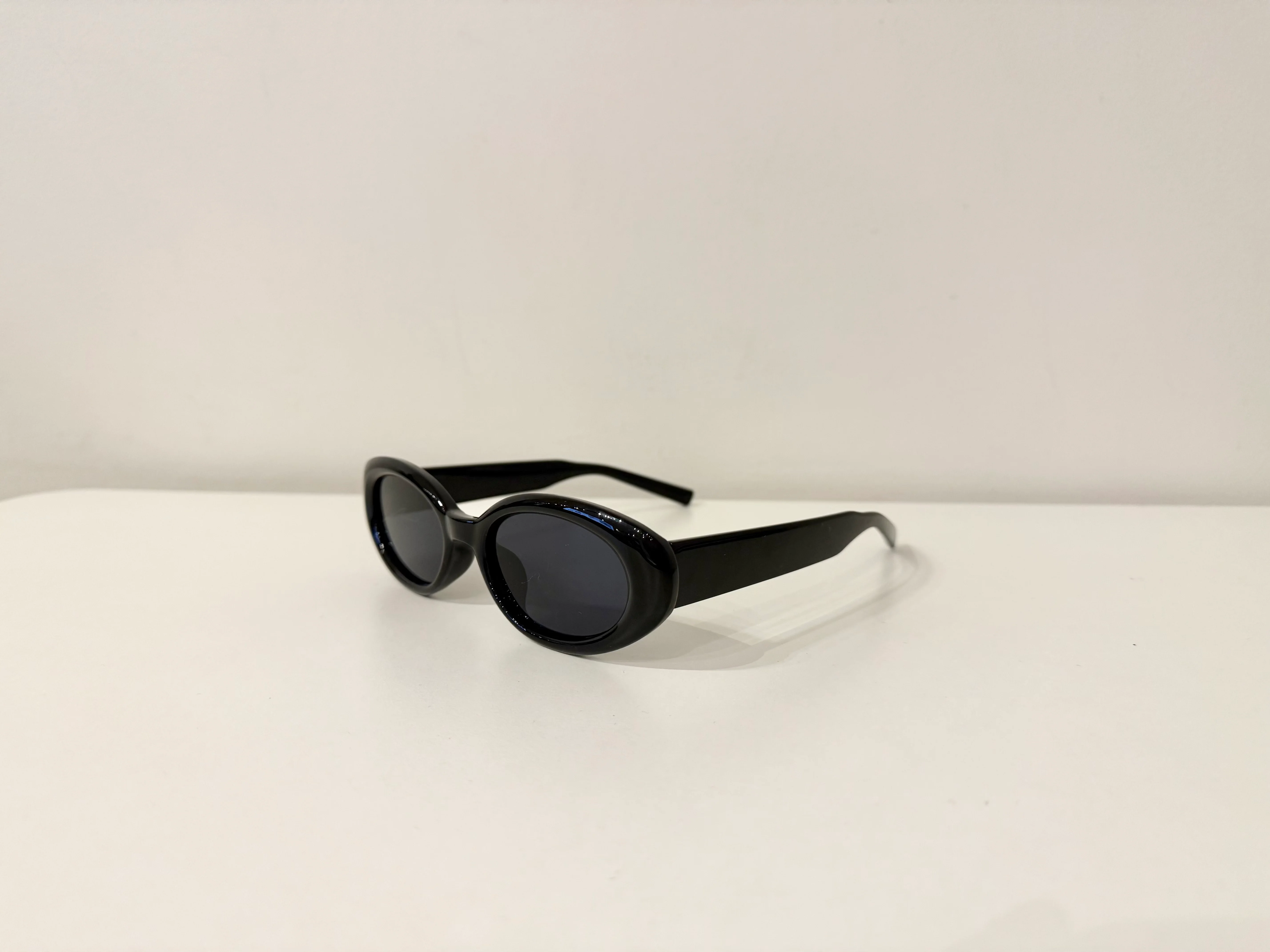 SWIPE Oval sunnies - Image 9