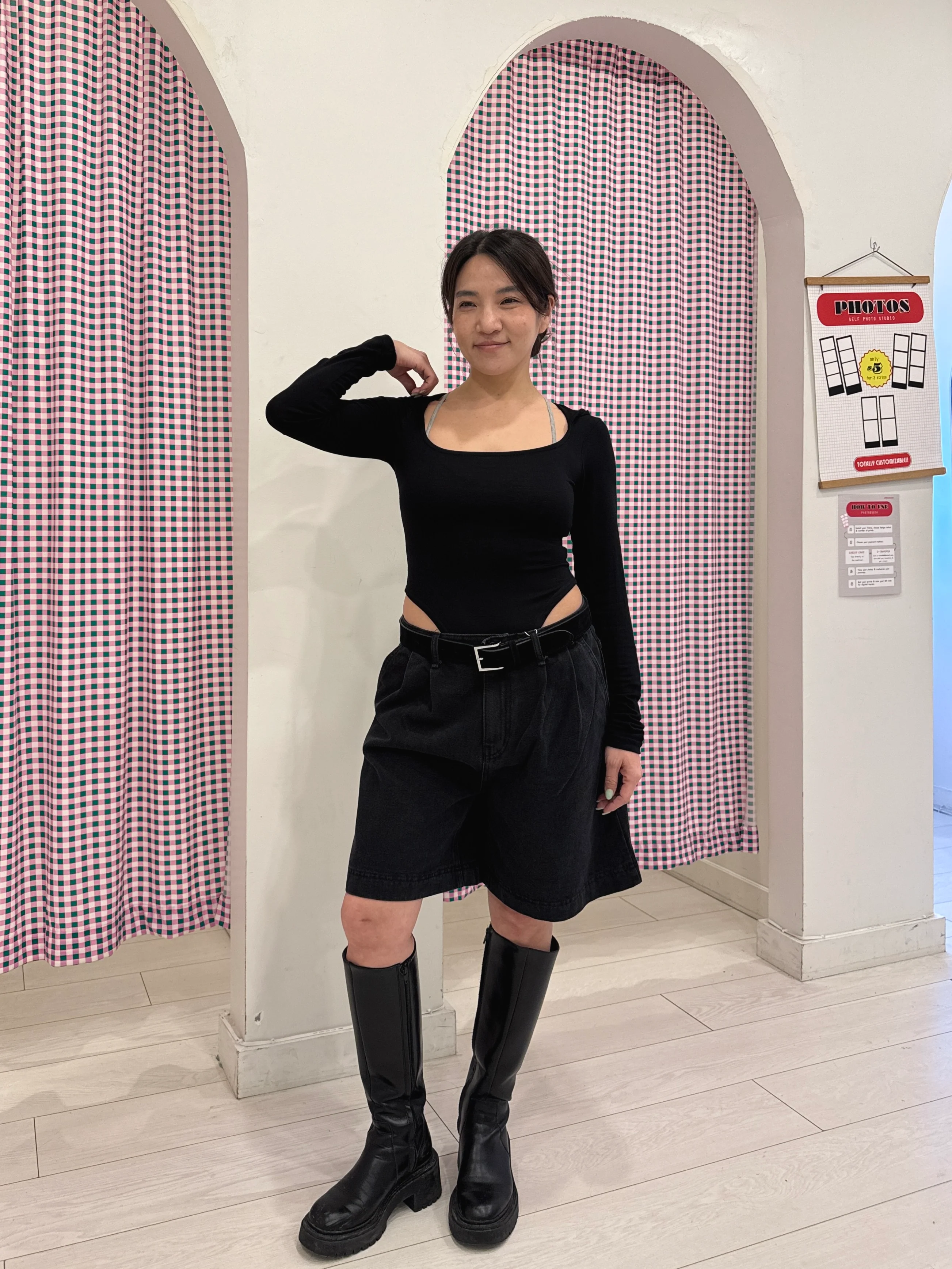 VOICE Black denim shorts - Image 3