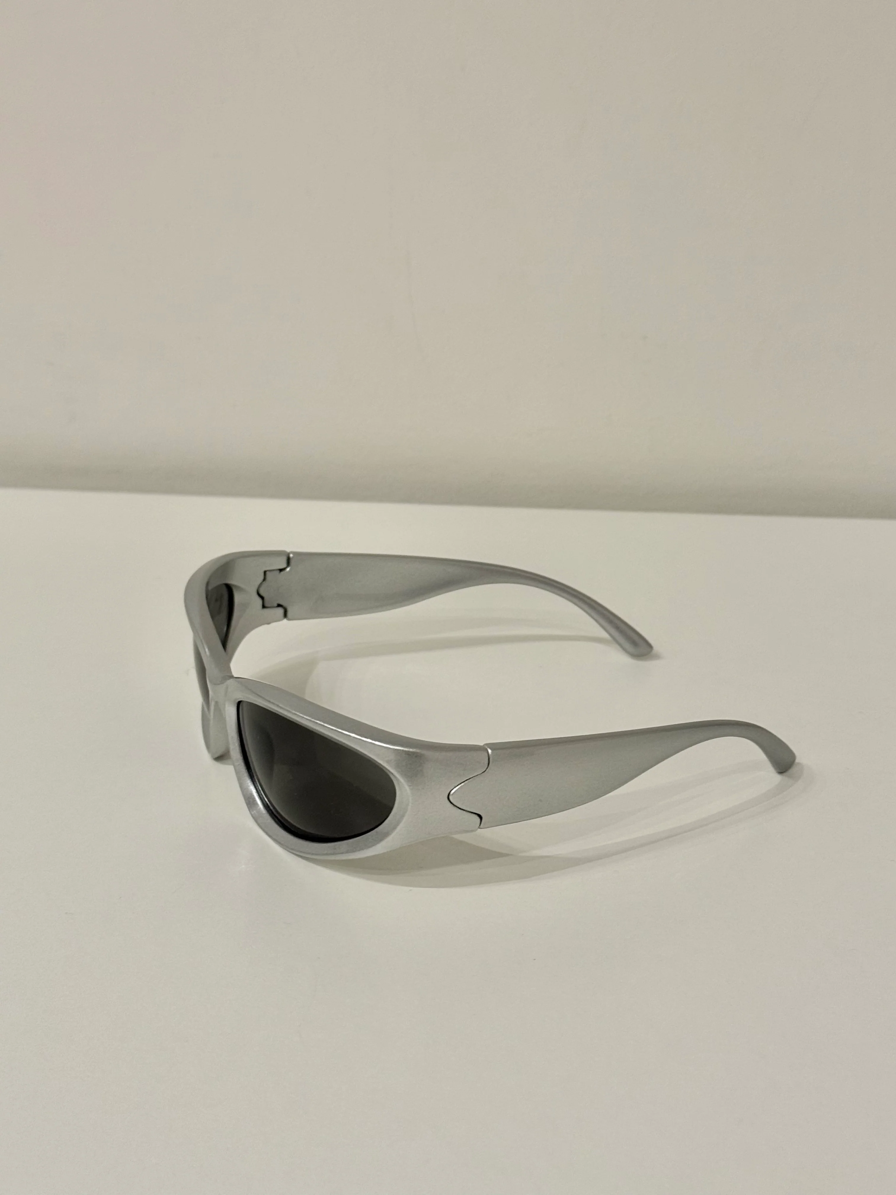 Y2K Oval racer sunnies - Image 15